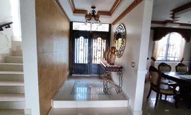 SE VENDE CASA ALTOS DE PANAMA CONDADO DEL REY 4 HABITACION 675M PATIO