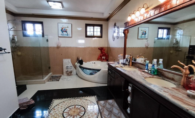SE VENDE CASA ALTOS DE PANAMA CONDADO DEL REY 4 HABITACION 675M PATIO