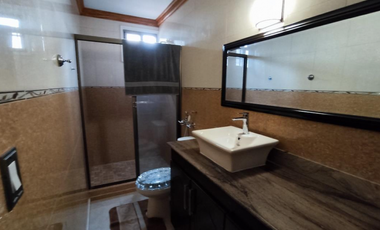 SE VENDE CASA ALTOS DE PANAMA CONDADO DEL REY 4 HABITACION 675M PATIO