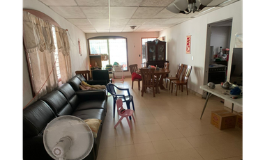 SE VENDE CASA EN VILLA DE LAS FUENTES I 5 HABITACIONES 400M Y