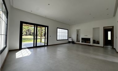 PINAMAR- CASA ISLA DEL GOLF A ESTRENAR -   ANTICIPO + CUOTAS