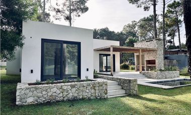PINAMAR- CASA ISLA DEL GOLF A ESTRENAR -   ANTICIPO + CUOTAS