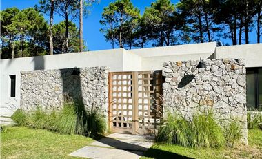 PINAMAR- CASA ISLA DEL GOLF A ESTRENAR -   ANTICIPO + CUOTAS