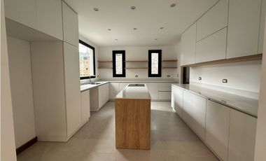 PINAMAR- CASA ISLA DEL GOLF A ESTRENAR -   ANTICIPO + CUOTAS