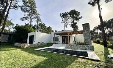 PINAMAR- CASA ISLA DEL GOLF A ESTRENAR -   ANTICIPO + CUOTAS