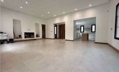 PINAMAR- CASA ISLA DEL GOLF A ESTRENAR -   ANTICIPO + CUOTAS