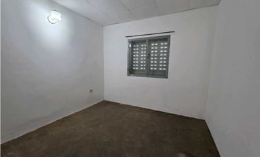 Alquilo Casa Dos Habitaciones en Caseros, Entre Ríos