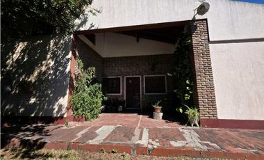 Vendo Casa con Amplio Parque en Concepción del Uruguay, Entre Ríos