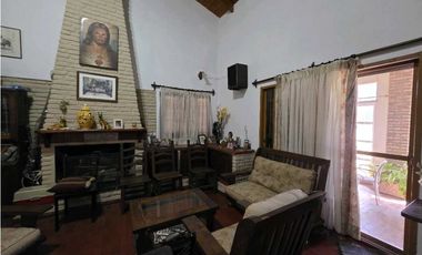 Vendo Casa con Amplio Parque en Concepción del Uruguay, Entre Ríos