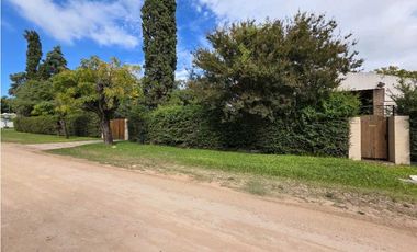 Vendo Casa con Amplio Parque en Concepción del Uruguay, Entre Ríos