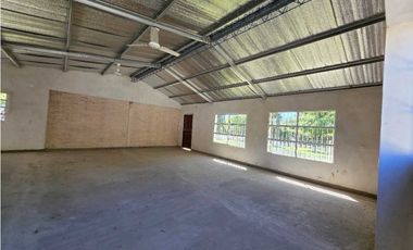 Vendo Casa y Salón en Concepción del Uruguay, Entre Ríos