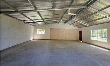 Vendo Casa y Salón en Concepción del Uruguay, Entre Ríos