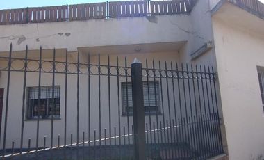 VENTA CASA 3 AMB RAFAEL CASTILLO