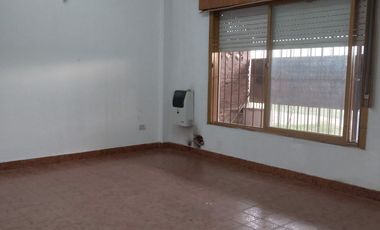 Alquiler PH Casa 3 Ambientes en Libertad, Merlo