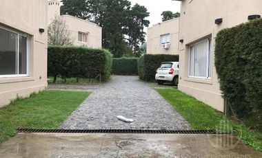 Casa - Esteban Echeverria - ALQUILER POR UN AÑO .  Pago adelantado