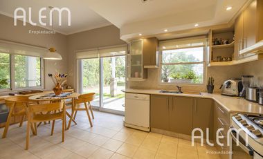 Casa en Venta en Saint Thomas Sur, Canning | 4 Dormitorios