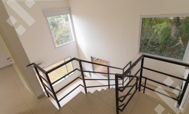 Alquiler casa 3 dormitorios con pileta B° Privado La Zagala