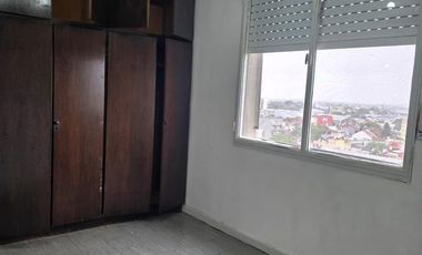 3 ambientes - frente a chinin - sobre balbin - alquiler