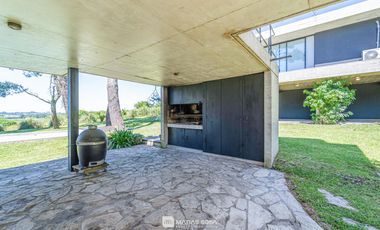 Venta - Casa 3 Ambientes con Diseño Único - Sierra de los Padres