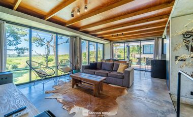 Venta - Casa 3 Ambientes con Diseño Único - Sierra de los Padres