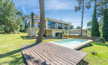 Venta - Casa 3 Ambientes con Diseño Único - Sierra de los Padres