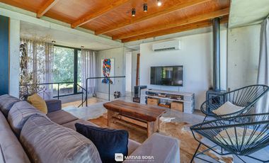 Venta - Casa 3 Ambientes con Diseño Único - Sierra de los Padres
