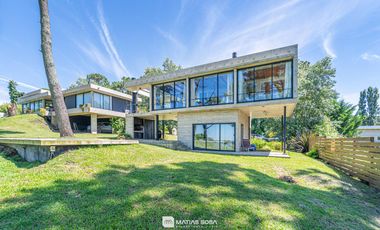 Venta - Casa 3 Ambientes con Diseño Único - Sierra de los Padres