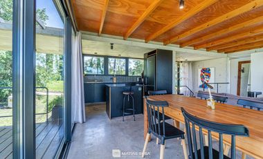 Venta - Casa 3 Ambientes con Diseño Único - Sierra de los Padres