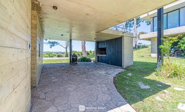 Venta - Casa 3 Ambientes con Diseño Único - Sierra de los Padres