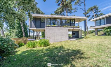 Venta - Casa 3 Ambientes con Diseño Único - Sierra de los Padres