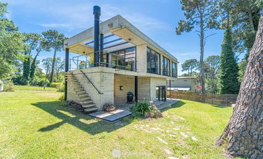Venta - Casa 3 Ambientes con Diseño Único - Sierra de los Padres