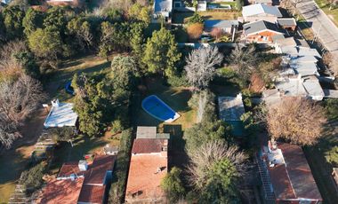 Casa en venta Oliveros 1 dormitorio jardin piscina cochera parrillero