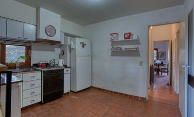 Casa en venta Oliveros 1 dormitorio jardin piscina cochera parrillero
