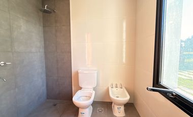 Casa a estrenar que invita a disfrutar de un estilo de vida sereno en La Federala Club de Campo