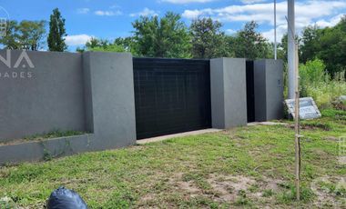 Venta de Casa en Ibarlucea de 3 dormitorios con pileta y parrillero. Las Fincas de Ibarlucea