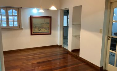Importante Chalet en Las Lomitas