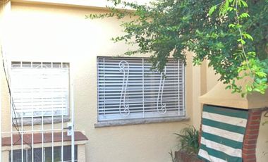 Importante Chalet en Las Lomitas