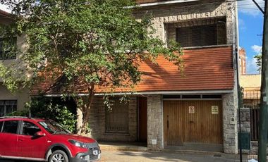 Importante Chalet en Las Lomitas
