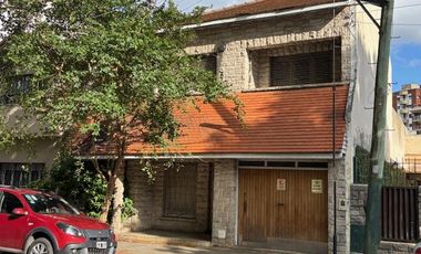 Importante Chalet en Las Lomitas
