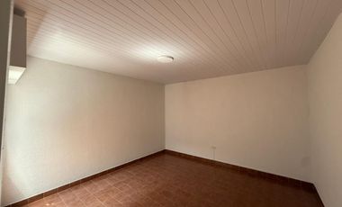 Amplio PH tres ambientes en alquiler sin expensas en Villa Dominico avellaneda