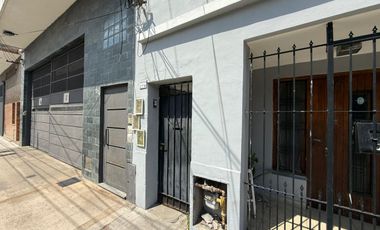 Amplio PH tres ambientes en alquiler sin expensas en Villa Dominico avellaneda