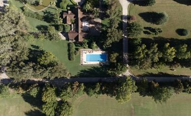 Casa a estrenar, en el corazón de La Federala, donde el verde y la tranquilidad son protagonistas