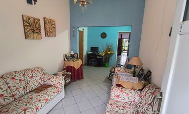 Casa en  venta calle Schachtel casi Colombo
