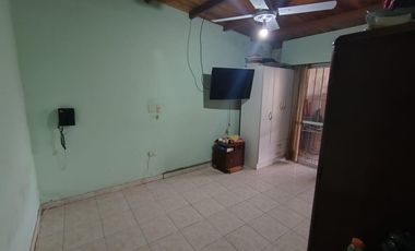 Casa en  venta calle Schachtel casi Colombo