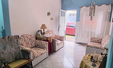 Casa en  venta calle Schachtel casi Colombo