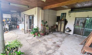Casa en  venta calle Schachtel casi Colombo