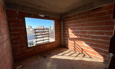 Departamento de cuatro ambientes en venta en Avellaneda