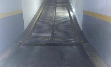 VENTA-Olivos-Cochera fija cubierta en edif. acceso x rampa-1er.subs.- sup: 12m2- Vig 24hs.