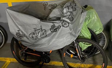 VENTA-Olivos-Cochera fija cubierta en edif. acceso x rampa-1er.subs.- sup: 12m2- Vig 24hs.