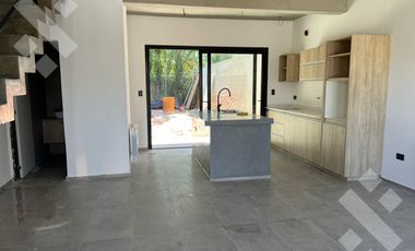 Venta de Duplex - Tierra Mansa - Centenario -